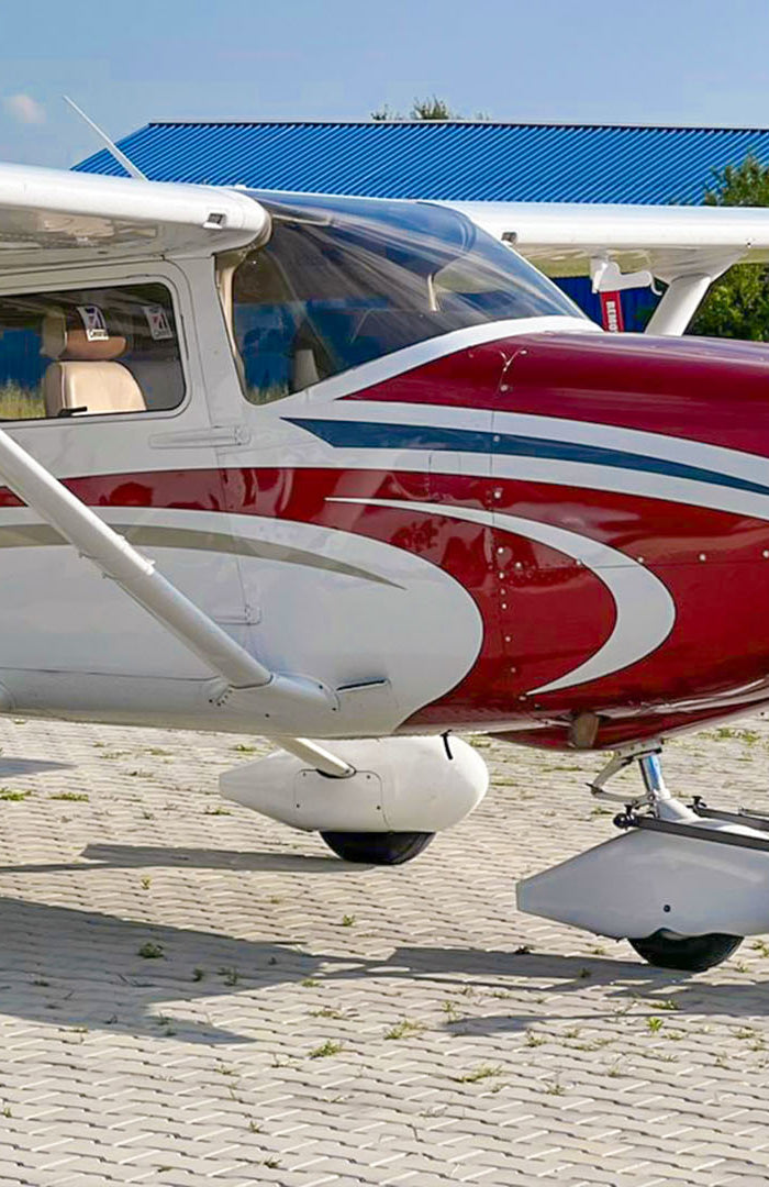 <h2><strong>Elektrische Flugzeugschlepper</strong></h2>